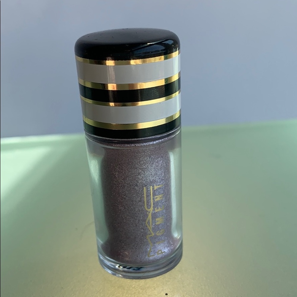 MAC new pigment in Kitschmas
